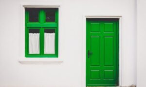 Tres meses más de suspensión para los desahucios más vulnerables