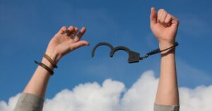 La cláusula de aval en los contratos de préstamo o crédito, nula por falta de transparencia